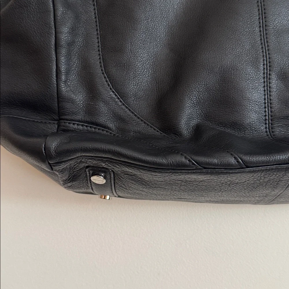 Rachel Zoe Elegant Black Leather Tote Bag - Picture 5 of 8